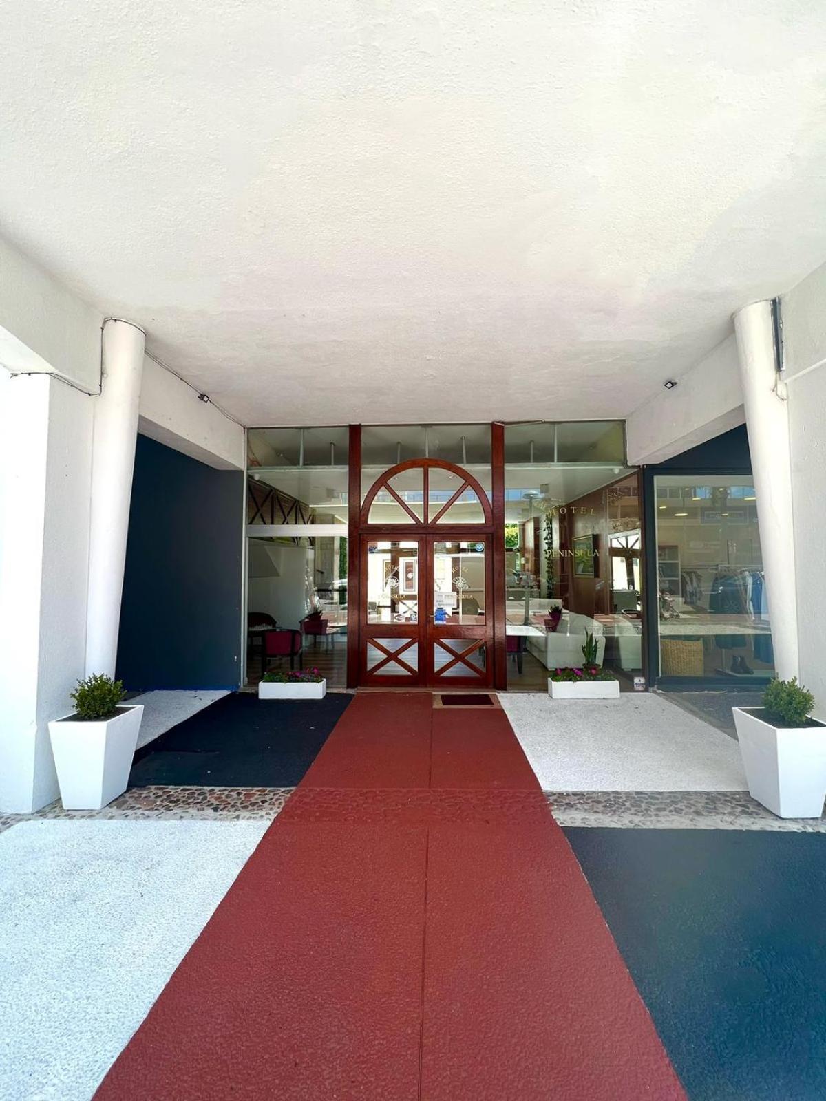 Hotel Peninsula بونتا دل استي المظهر الخارجي الصورة